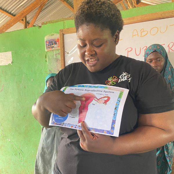 Khadi - pielęgniarka fundacji AKRA